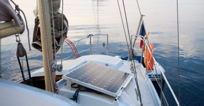 de-totaaloplossing-zelfstandig-werkende-solar-installatie-2 Boot zonnepanelen