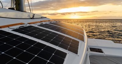 de-totaaloplossing-zelfstandig-werkende-solar-installatie Boot zonnepanelen